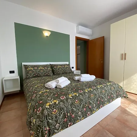 Apartment New Cornizzolo View - Terrace, Air Conditioning & Parking *